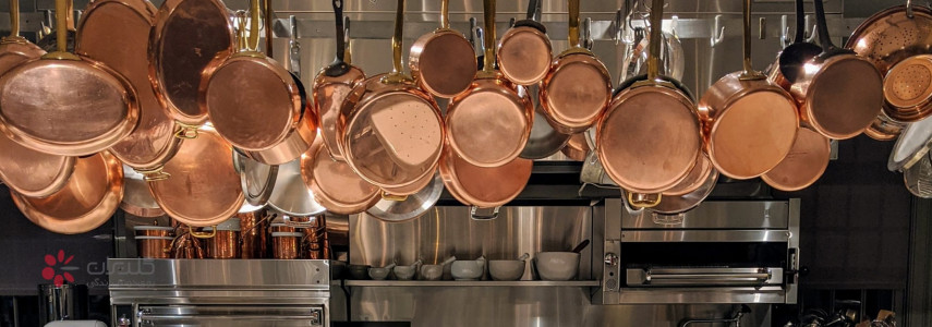 تمیز کردن ظروف مسی:  8 قدم برق انداختن و شستن ظروف مسی
