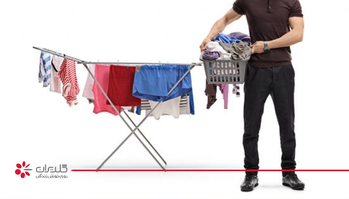 برای خشک کردن لباس‌ها، آن‌ها را به طرز صحیحی آویزان کنید