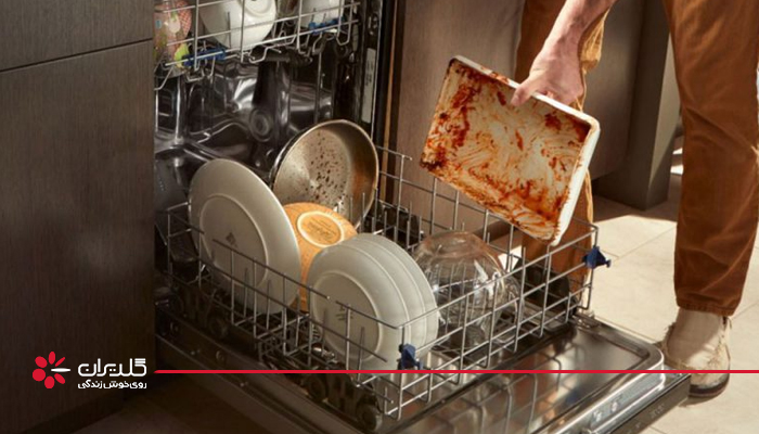 رسوب مواد غذایی به جامانده در ظروف، یکی از علت زنگ زدن ظرفشویی